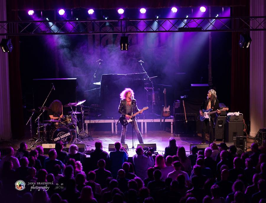 Love Hurts a další hity zahráli Nazareth v Plzni