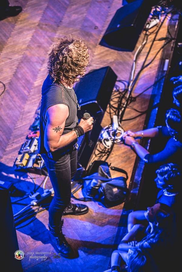 Love Hurts a další hity zahráli Nazareth v Plzni