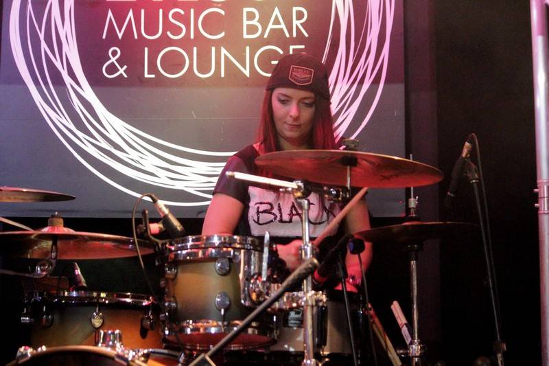 K2 pokřtily novou desku v pražském klubu La Loca, byli u toho Petr Kolář nebo Pepa Bolan 