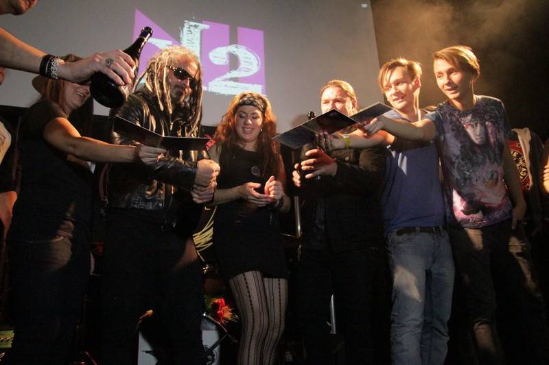 K2 pokřtily novou desku v pražském klubu La Loca, byli u toho Petr Kolář nebo Pepa Bolan 