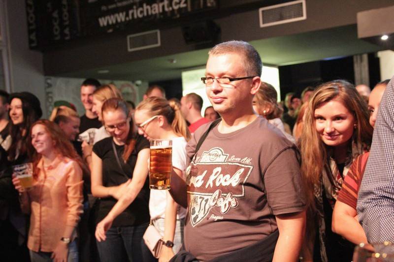 K2 pokřtily novou desku v pražském klubu La Loca, byli u toho Petr Kolář nebo Pepa Bolan 