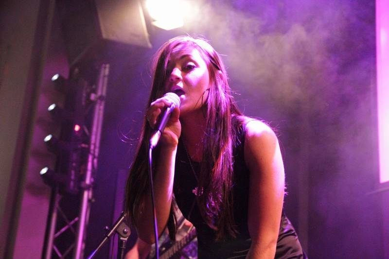 K2 pokřtily novou desku v pražském klubu La Loca, byli u toho Petr Kolář nebo Pepa Bolan 