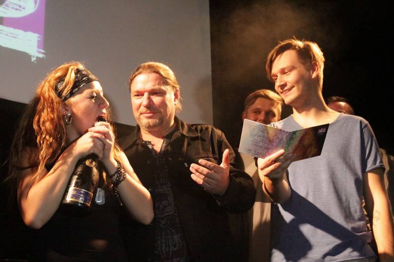 K2 pokřtily novou desku v pražském klubu La Loca, byli u toho Petr Kolář nebo Pepa Bolan 