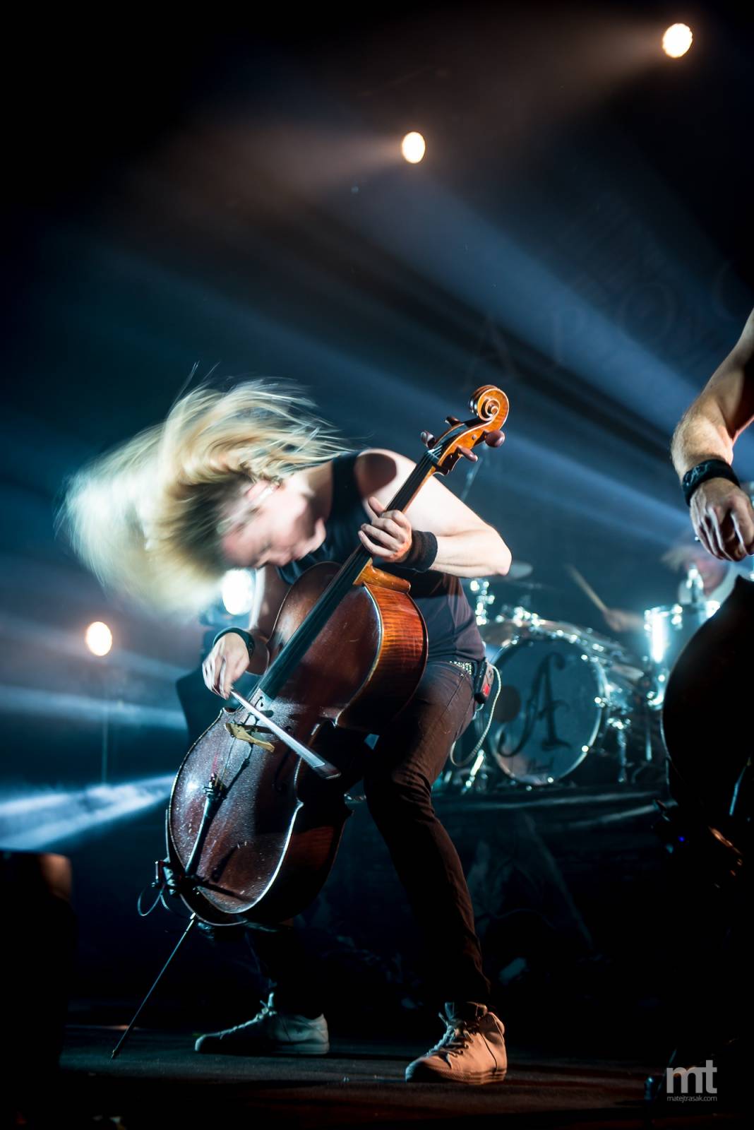 Apocalyptica předvedla cellovou jízdu ve Foru Karlín