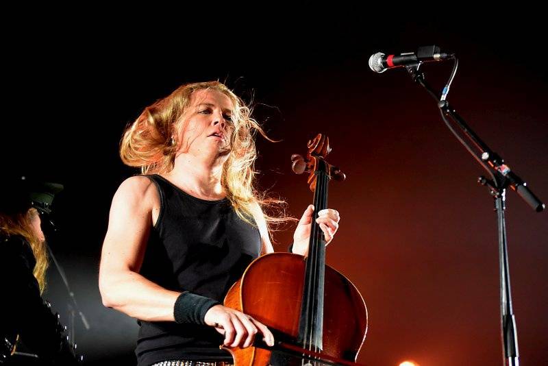 Apocalyptica v Praze: bouřlivá souhra smyčců druhým objektivem