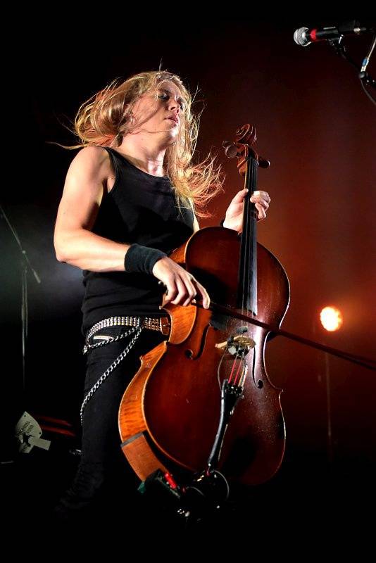 Apocalyptica v Praze: bouřlivá souhra smyčců druhým objektivem