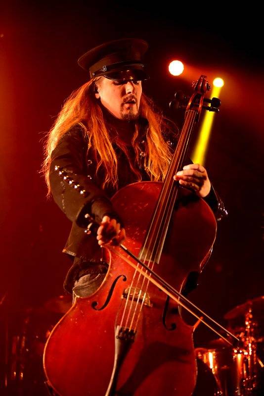 Apocalyptica v Praze: bouřlivá souhra smyčců druhým objektivem