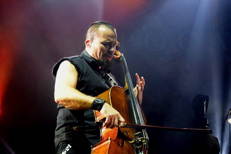 Apocalyptica v Praze: bouřlivá souhra smyčců druhým objektivem