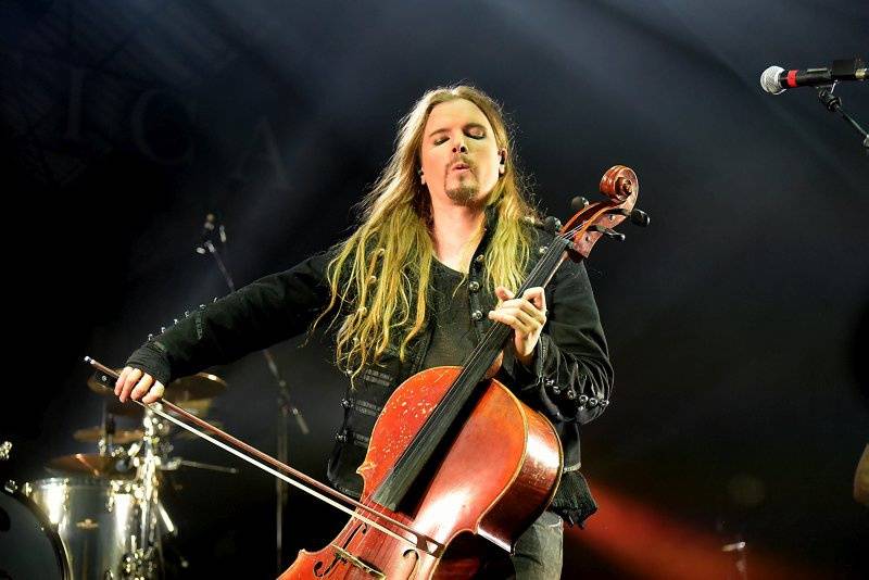 Apocalyptica v Praze: bouřlivá souhra smyčců druhým objektivem