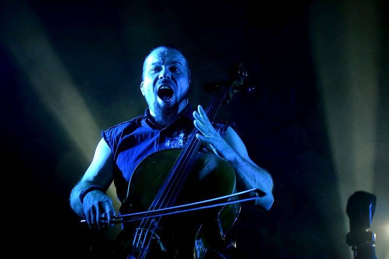 Apocalyptica v Praze: bouřlivá souhra smyčců druhým objektivem