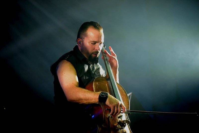 Apocalyptica v Praze: bouřlivá souhra smyčců druhým objektivem