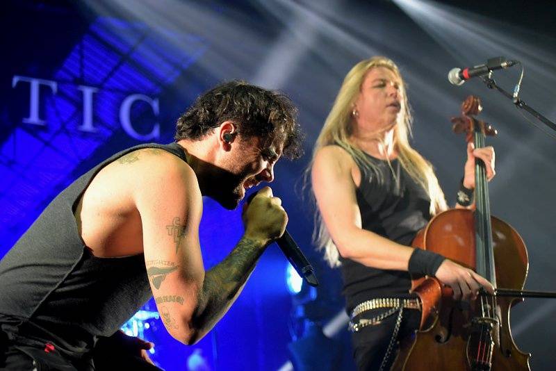 Apocalyptica v Praze: bouřlivá souhra smyčců druhým objektivem