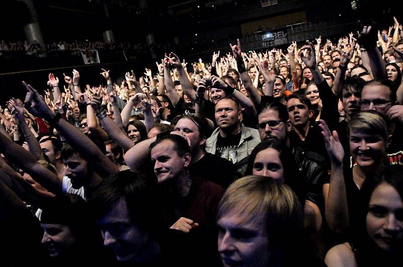 Apocalyptica v Praze: bouřlivá souhra smyčců druhým objektivem