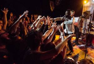 Young Fathers rozpálili před Prahou také Brno
