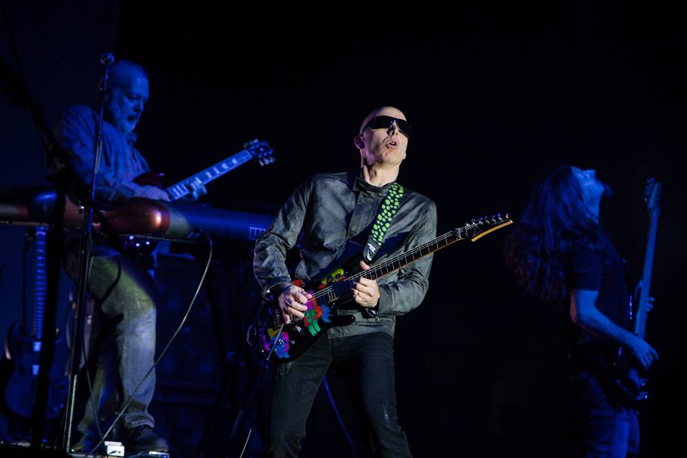 Joe Satriani rozbalil svou věhlasnou kytarovou show v Praze