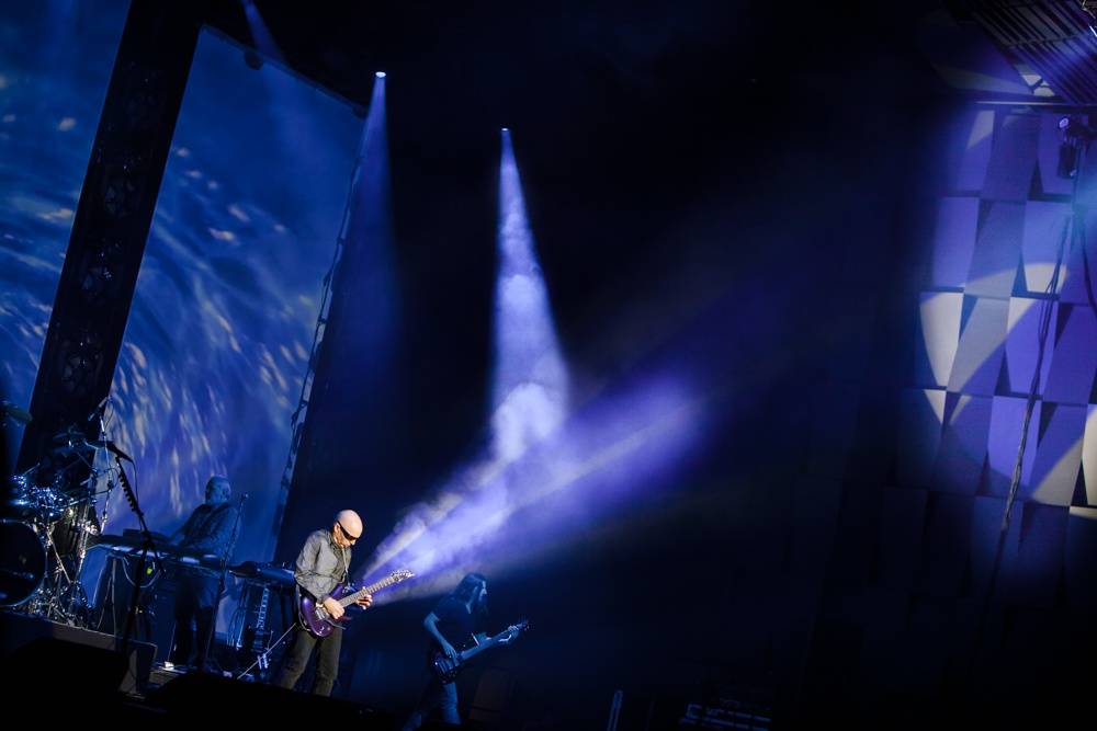 Joe Satriani rozbalil svou věhlasnou kytarovou show v Praze