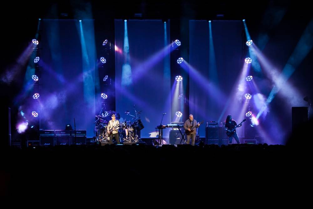 Joe Satriani rozbalil svou věhlasnou kytarovou show v Praze