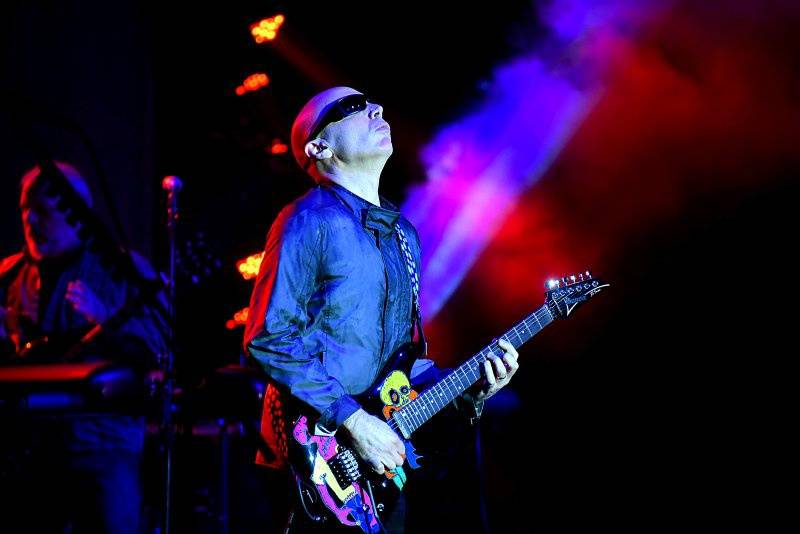 Joe Satriani a Dan Patlansky byli hvězdami kytarového večírku ve Foru Karlín