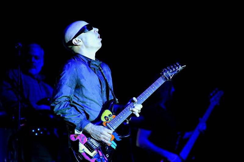 Joe Satriani a Dan Patlansky byli hvězdami kytarového večírku ve Foru Karlín