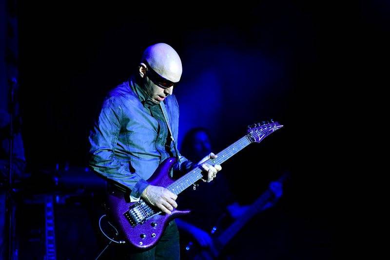 Joe Satriani a Dan Patlansky byli hvězdami kytarového večírku ve Foru Karlín