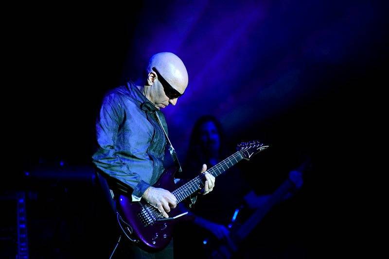 Joe Satriani a Dan Patlansky byli hvězdami kytarového večírku ve Foru Karlín