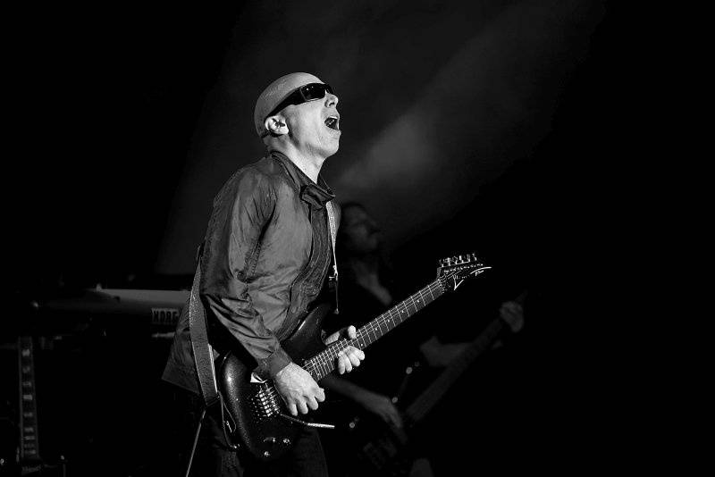 Joe Satriani a Dan Patlansky byli hvězdami kytarového večírku ve Foru Karlín