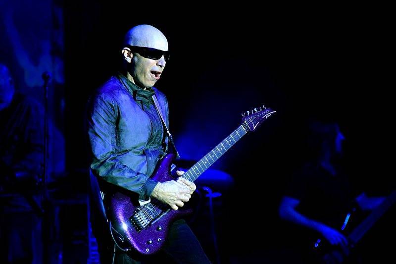 Joe Satriani a Dan Patlansky byli hvězdami kytarového večírku ve Foru Karlín