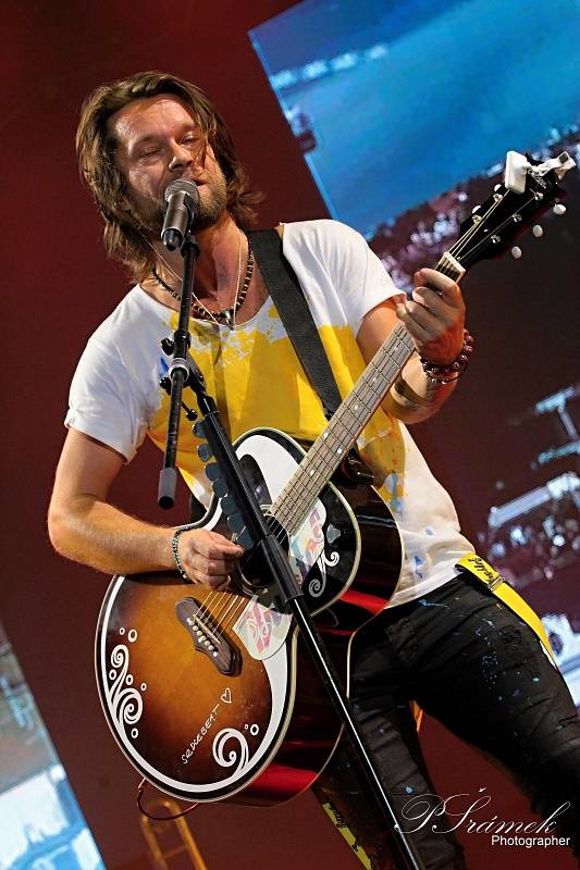 Kryštof roztloukl Srdcebeat v Ostravě: balónky, létající Richard Krajčo a velká show