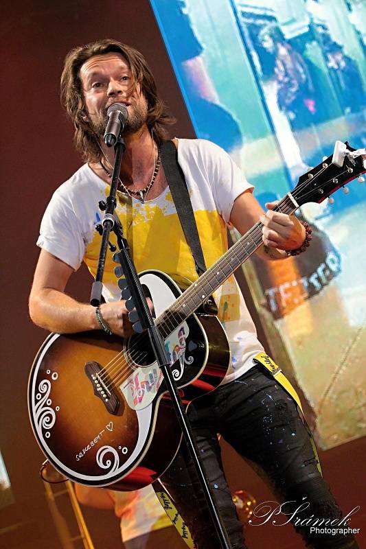 Kryštof roztloukl Srdcebeat v Ostravě: balónky, létající Richard Krajčo a velká show