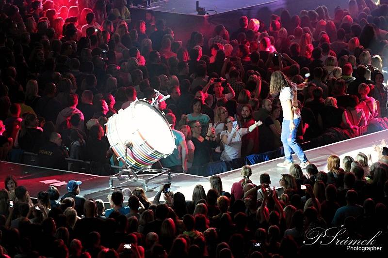 Kryštof roztloukl Srdcebeat v Ostravě: balónky, létající Richard Krajčo a velká show