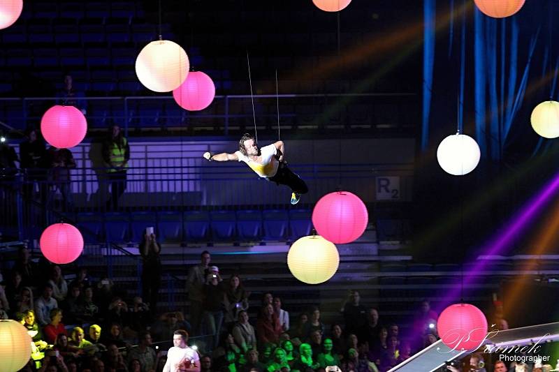 Kryštof roztloukl Srdcebeat v Ostravě: balónky, létající Richard Krajčo a velká show