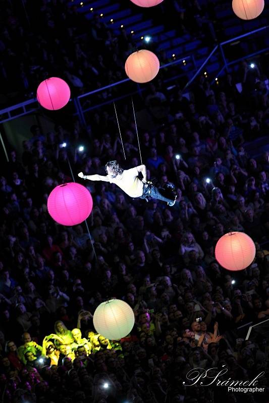 Kryštof roztloukl Srdcebeat v Ostravě: balónky, létající Richard Krajčo a velká show