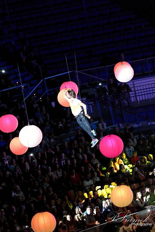 Kryštof roztloukl Srdcebeat v Ostravě: balónky, létající Richard Krajčo a velká show