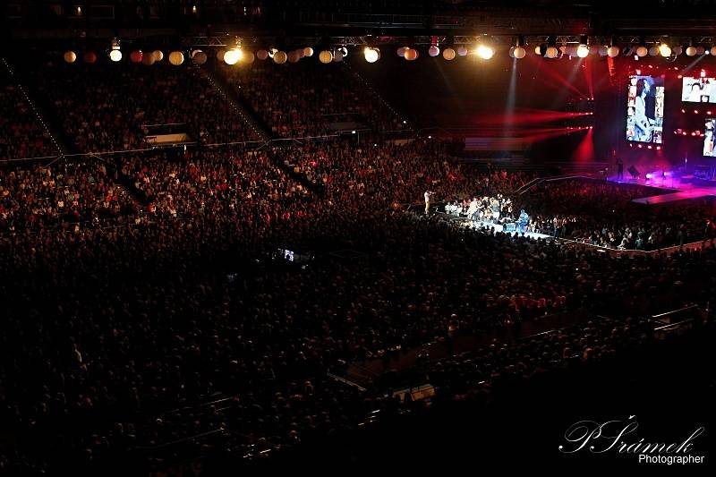 Kryštof roztloukl Srdcebeat v Ostravě: balónky, létající Richard Krajčo a velká show