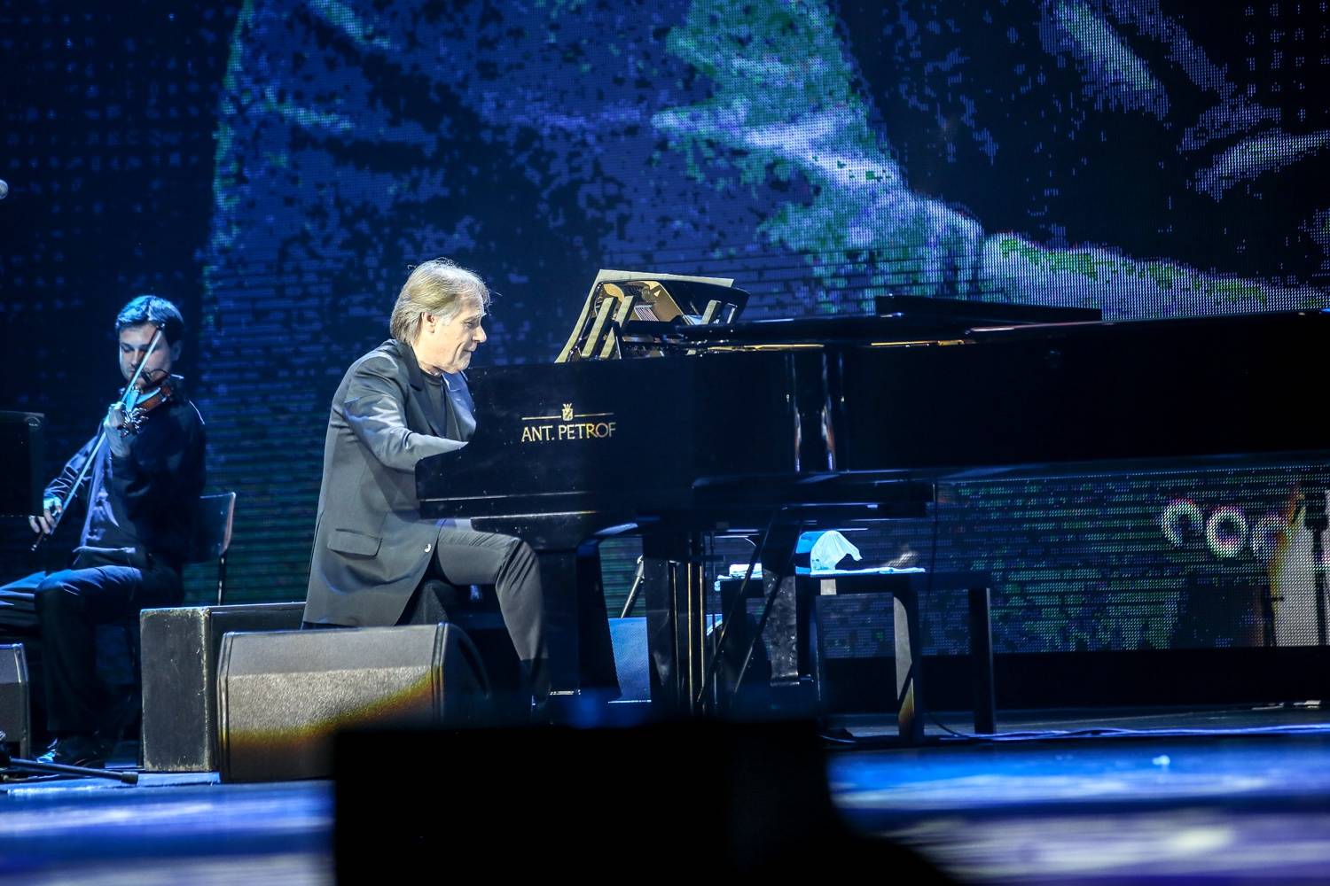 Richard Clayderman zahřál Kongresové centrum pianovými melodiemi