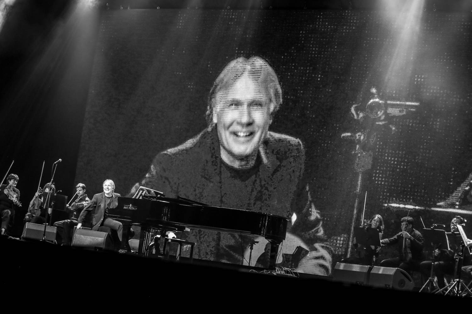 Richard Clayderman zahřál Kongresové centrum pianovými melodiemi