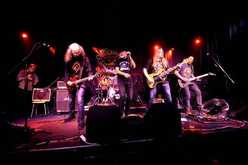 Skinny Molly dali Praze ochutnat vůni jižanského rocku