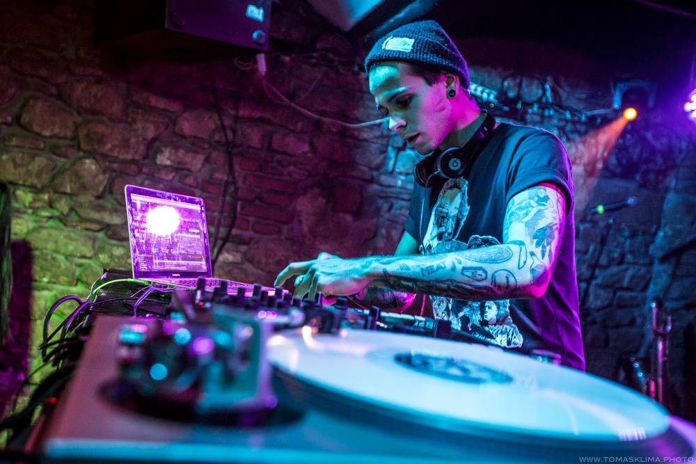 Narozeniny se Chapeau Rouge slavili N.O.H.A. i Smrtislav