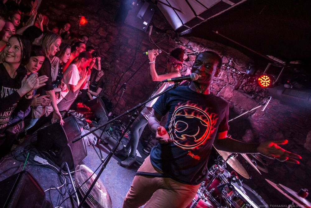 Narozeniny se Chapeau Rouge slavili N.O.H.A. i Smrtislav