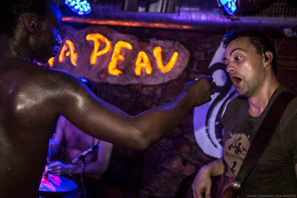 Narozeniny se Chapeau Rouge slavili N.O.H.A. i Smrtislav