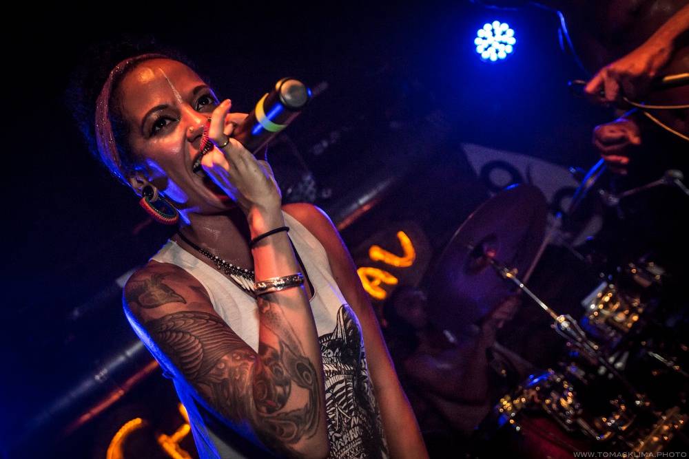 Narozeniny se Chapeau Rouge slavili N.O.H.A. i Smrtislav