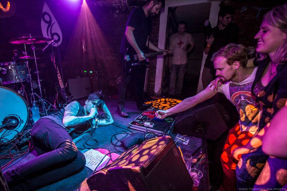 Narozeniny se Chapeau Rouge slavili N.O.H.A. i Smrtislav