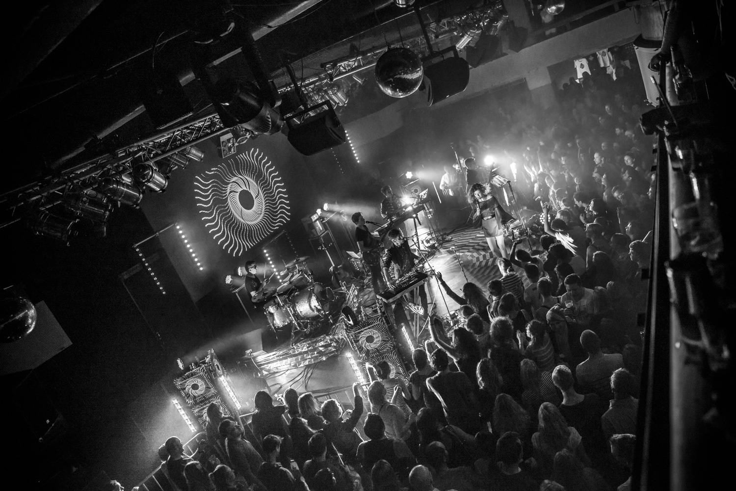 Energičtí Mydy Rabycad rozjeli Veselici v Lucerna Music Baru