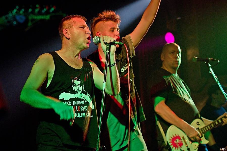 Punkový večírek v Písku s SPS a E!E