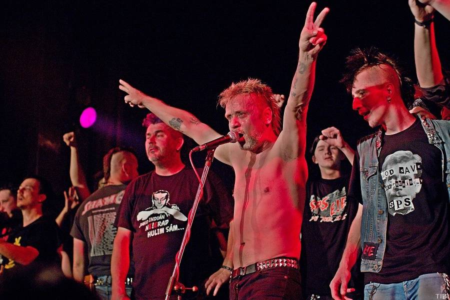 Punkový večírek v Písku s SPS a E!E