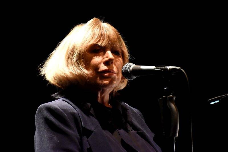 Nesmrtelná Marianne Faithfull slavila v Praze 50 let na scéně