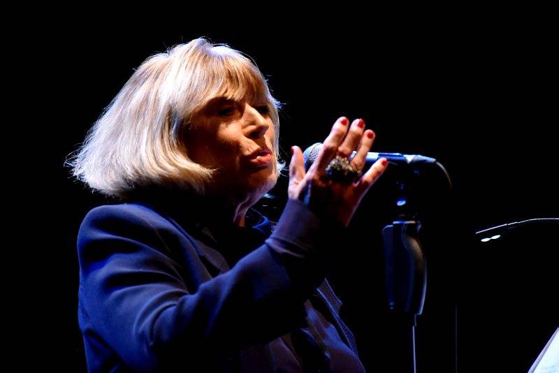 Nesmrtelná Marianne Faithfull slavila v Praze 50 let na scéně