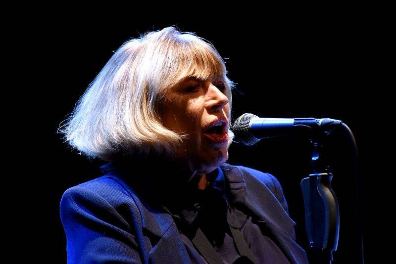 Nesmrtelná Marianne Faithfull slavila v Praze 50 let na scéně