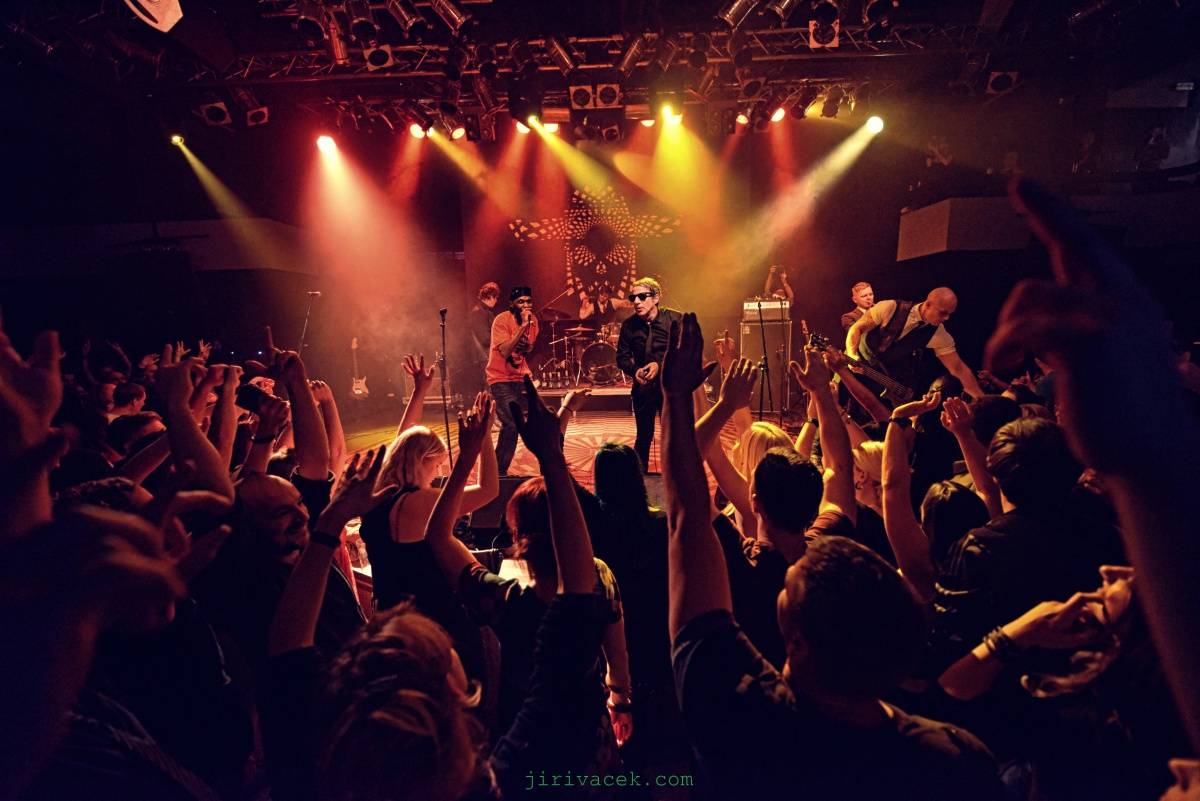 Dub Pistols pálili v Lucerna Music Baru ostrými náboji