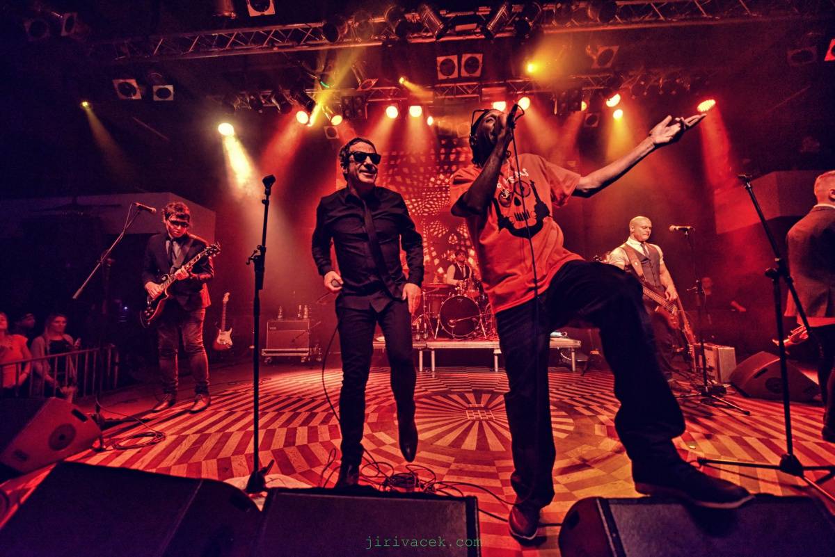 Dub Pistols pálili v Lucerna Music Baru ostrými náboji